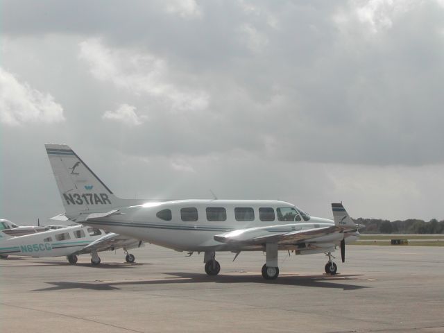 Piper Navajo (N317AR)