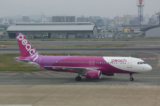 Airbus A320 (JA807P)