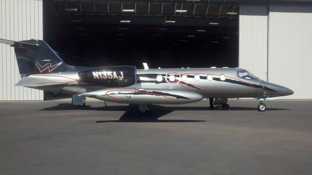 Learjet 35 (N135AJ)