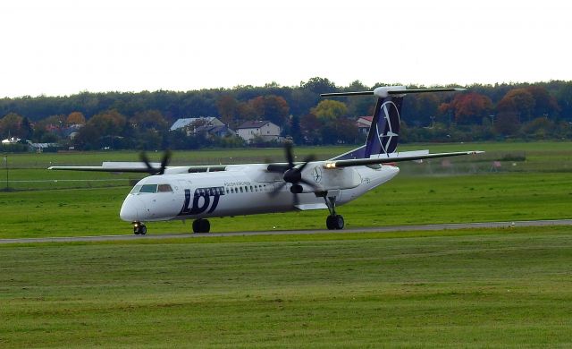 de Havilland Dash 8-400 (OY-YBY) - EPLB