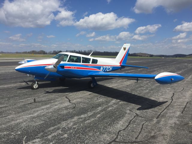 Piper PA-30 Twin Comanche (N77CH)