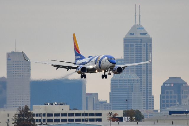 Boeing 737-700 (N946WN) - Louisiana One arriving 23-L on 10-13-20