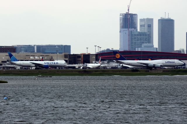 Boeing 777-200 (N206UA) - United B772 and Lufthansa B748 both EWR weather diversions on 7/17/24. 