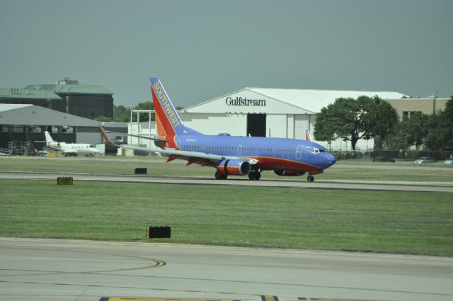 BOEING 737-300 (N409WN)