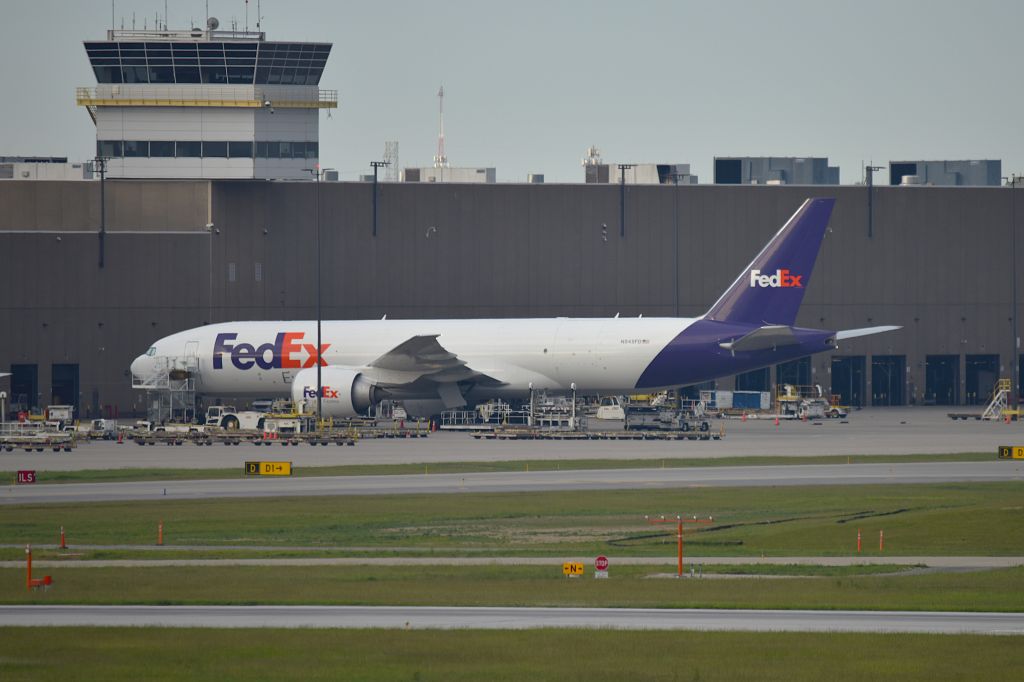 BOEING 777-200LR (N845FD) - 05-25-25