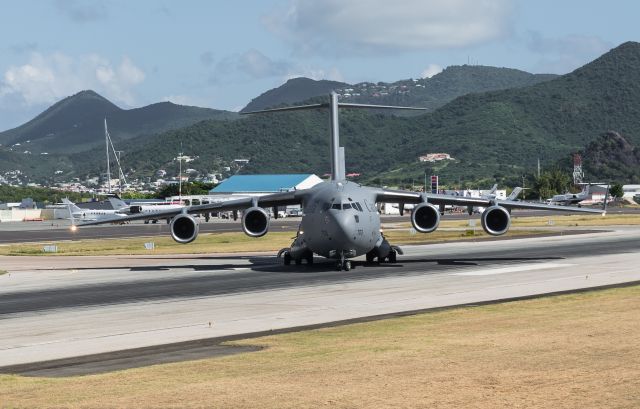 Boeing Globemaster III (17-7703)