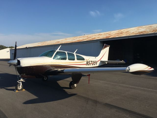 Beechcraft Bonanza (33) (N5735V)