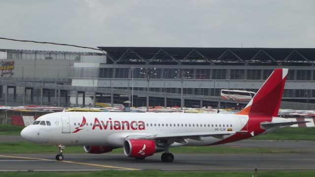 Airbus A320 (HC-CJV) - FOTO TOMADA EN AEROPUERTO JOSE JUAQUIN OLMEDO, GUAYAQUIL, ECUADOR.br / POR SPOTTER JULIO VILLARROEL 