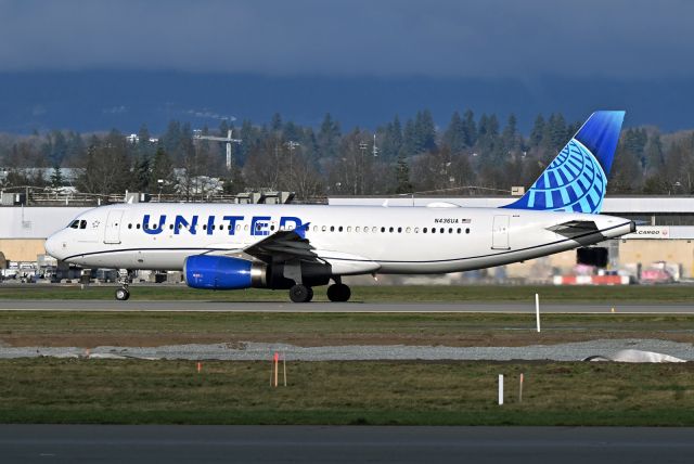 Airbus A320 (N436UA)