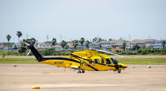 Sikorsky S-76 (N790P)