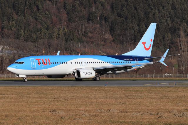 Boeing 737-800 (G-TAWR)