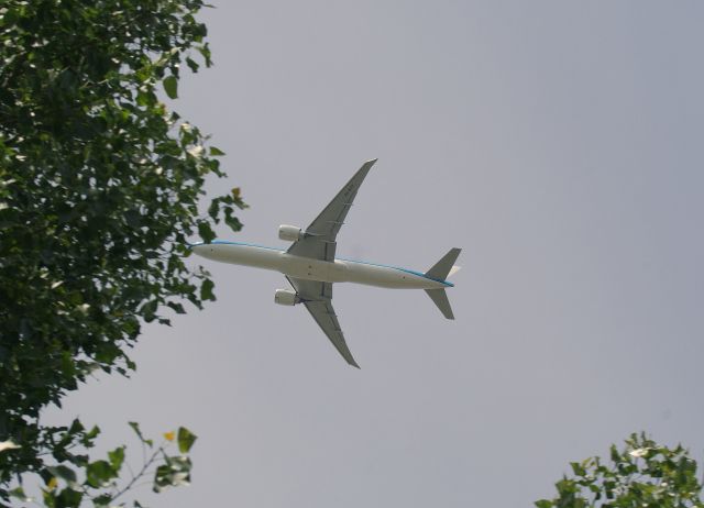 BOEING 777-300ER (PH-BVP) - 15-7-2016 1.45 pm Amsterdam