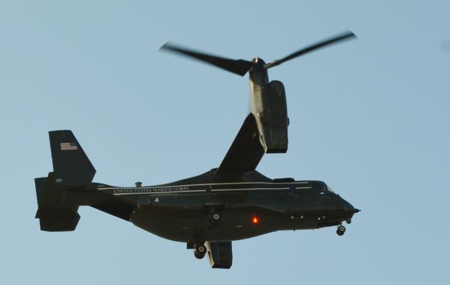 — — - U.S. Presidential Helicopter Squadron MV-22 Ospreys Returning to Cleveland Burke Lakefront airport from Clyde OH President Trump tours Whirlpool Corp 08.06.2020