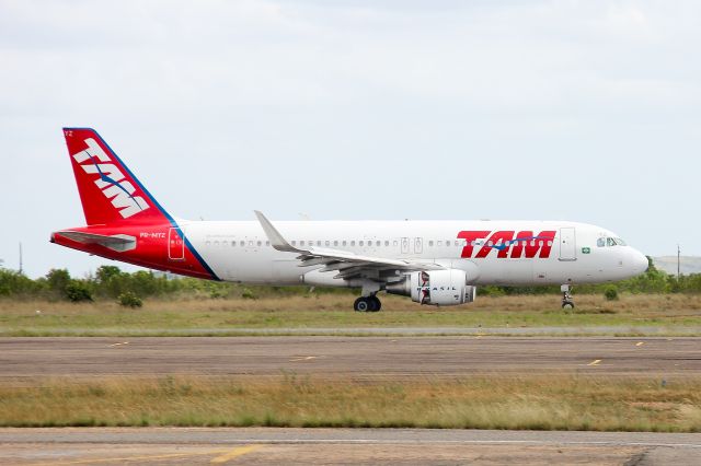 Airbus A320 (PR-MYZ) - AIRBUS INDUSTRIE - A320-214