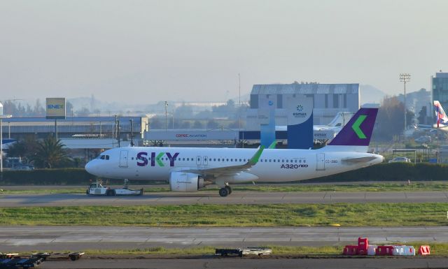 Airbus A320 (CC-DBD) - Sky Airline Airbus A320-251N CC-DBD in Santiago 