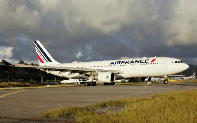 Airbus A330-200 (F-GZCK)