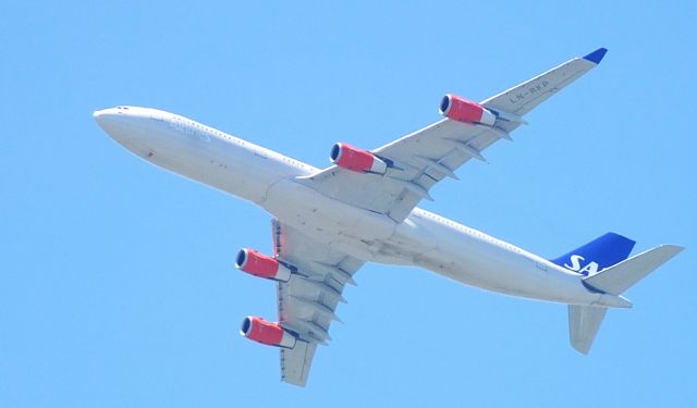 Airbus A340-300 (LN-RKP) - 6/15/2014