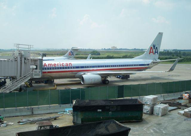 Boeing 737-800 (N912AN)