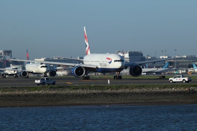 Boeing 777-200 (G-VIIL) - Speedbird 29 Golf heavy taxiing on Mike to runway 22R