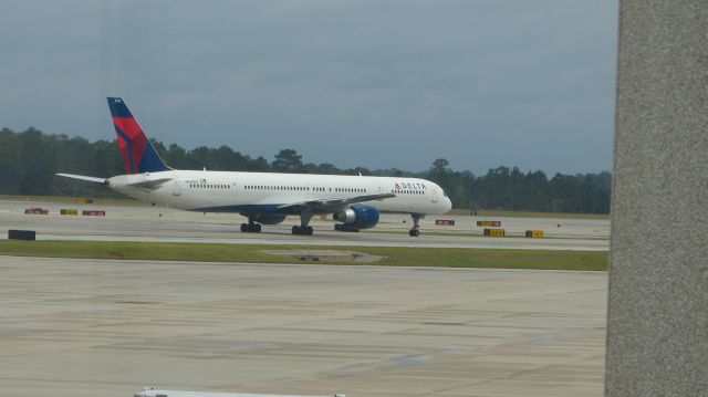 BOEING 757-300 (N593NW)