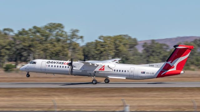de Havilland Dash 8-400 (VH-LQQ)