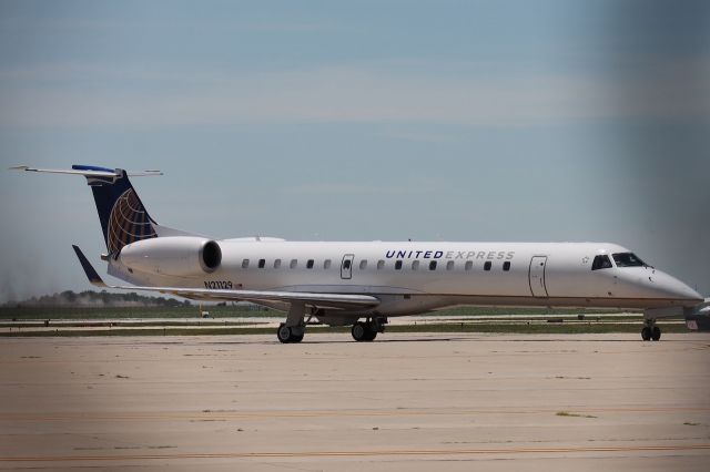 Embraer ERJ-145 (N21129) - Uniteds INAUGURAL FLIGHT to Champaign arrives from OHare.