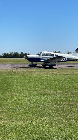 Piper Cherokee (N82832)