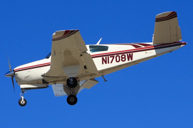 Beechcraft 35 Bonanza (N1708W)