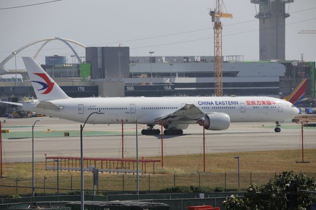 BOEING 777-300ER (B-7347)