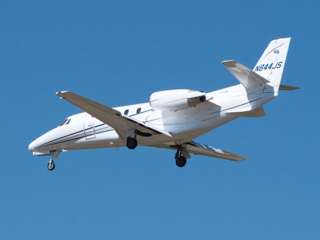 Cessna Citation Excel/XLS (N844JS) - Landing at Kent County International Airport, Seattle, WA.