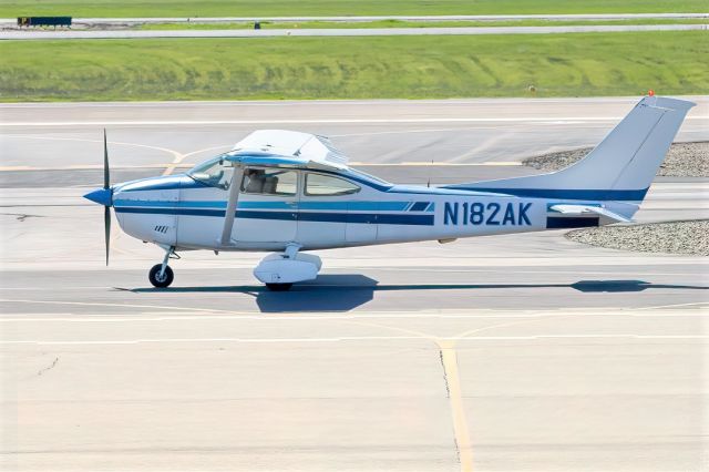 Cessna Skylane (N182AK) - Cessna 182Q Skylane at Livermore Municipal Airport (CA). March 2021