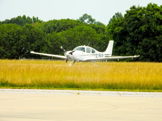 Cirrus SR-22 (N821P) - 06/27/22br /RVS-MIO