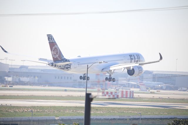 Airbus A350-900 (DQ-FAJ)