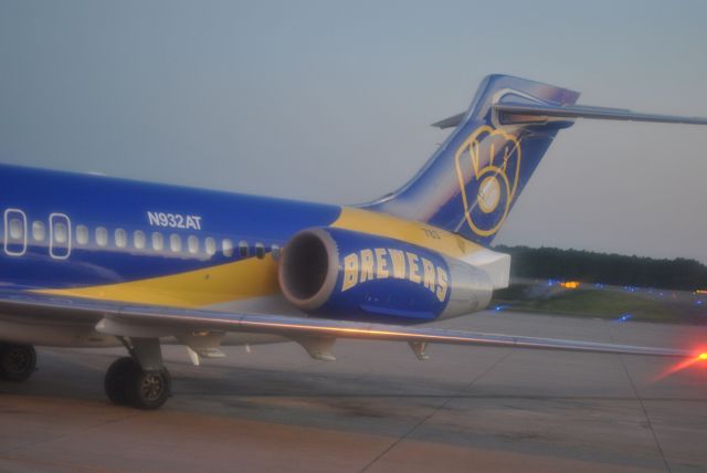 Boeing 717-200 (N932AT)