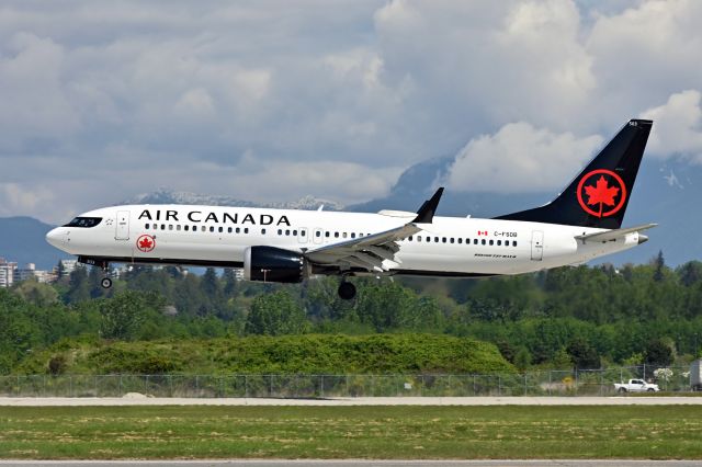 Boeing 737 MAX 8 (C-FSDB)