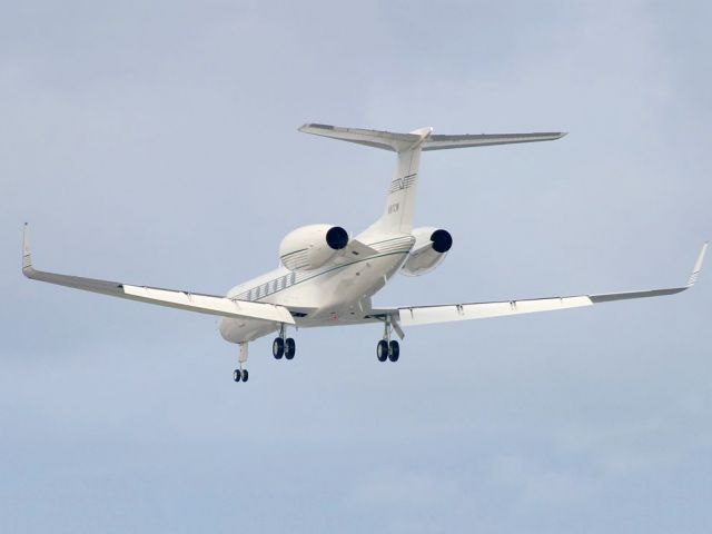 Gulfstream Aerospace Gulfstream V (N91CW) - First class of business aviation.