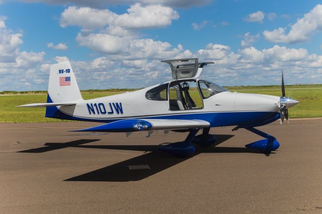 Vans RV-10 (N10JW)