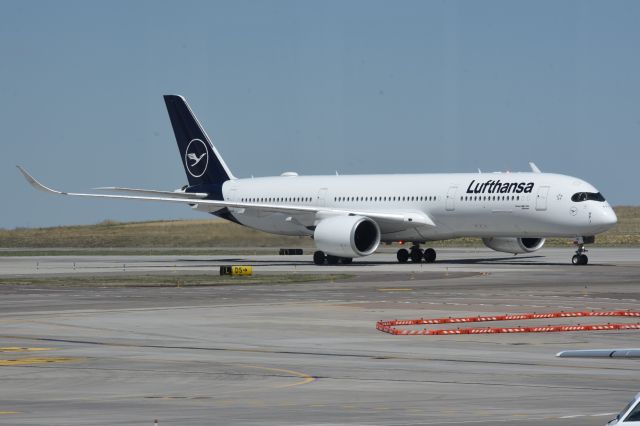 Airbus A350-900 (D-AIVC) - 04-30-24