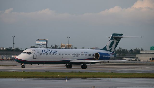 Boeing 717-200 (N982AT)