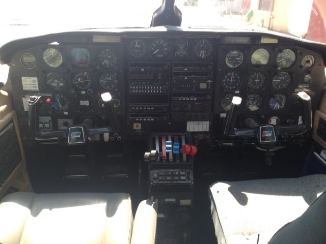 Piper Navajo (VH-JCH)