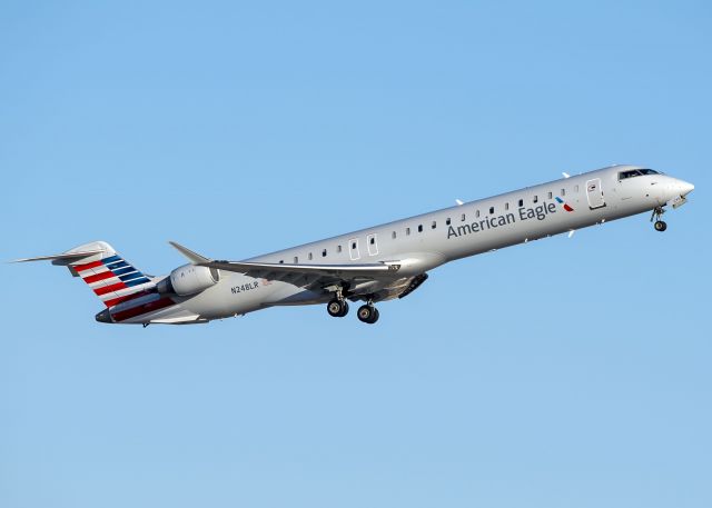 Canadair Regional Jet CRJ-900 (N248LR)