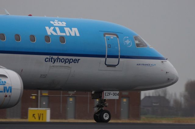 Embraer 170/175 (PH-EZF) - ERJ-190