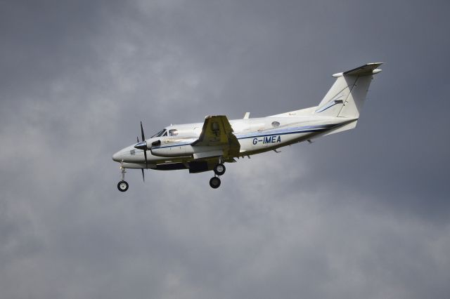 Beechcraft Super King Air 200 (G-IMEA) - 2Excel Aviation - Beechcraft Super King Air B200 (G-IMEA) (Photo Apr 2016)