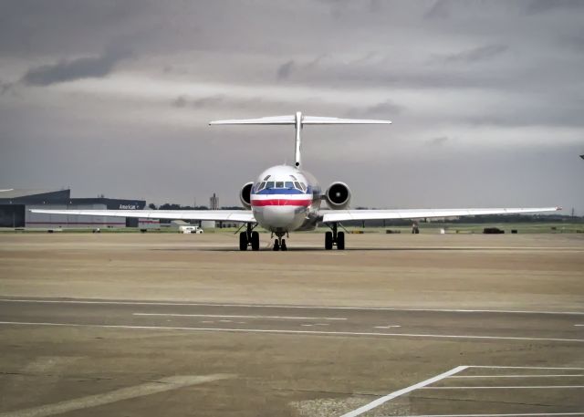 McDonnell Douglas MD-80 —