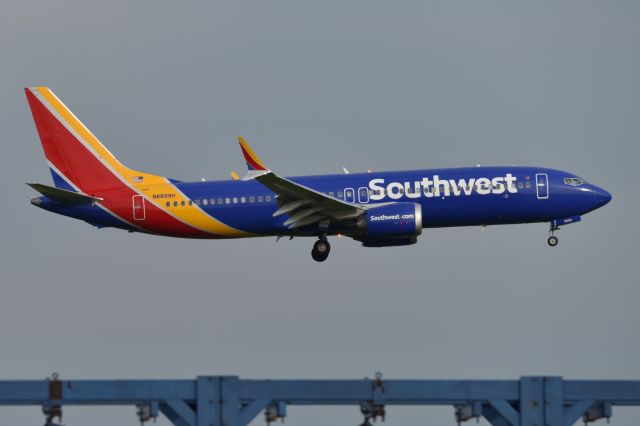 Boeing 737 MAX 8 (N8899H)