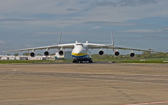 Antonov An-225 Mriya (UR-82060) - adb an-225 ur-82060 taxying through the ramp at shannon.21/5/13