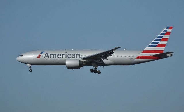 Boeing 777-200 (N774AN) - Final approach to NRT Rwy34R.br /2016/04/15