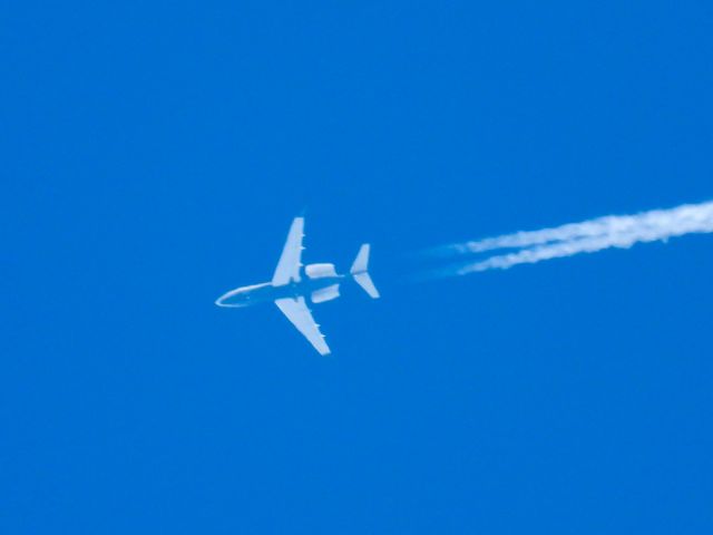 Bombardier Challenger 300 (N573FX) - LXJ573br /08/22/21
