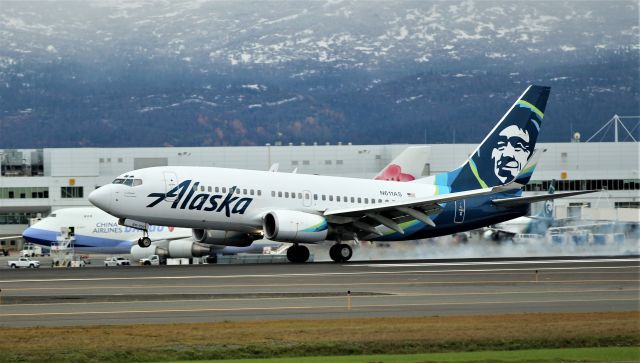 Boeing 737-700 (N611AS)