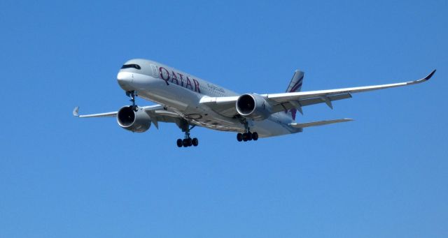 Airbus A350-900 (A7-AME) - On final is this 2018 Qatar Airways Airbus A359-941 in the Spring of 2021.